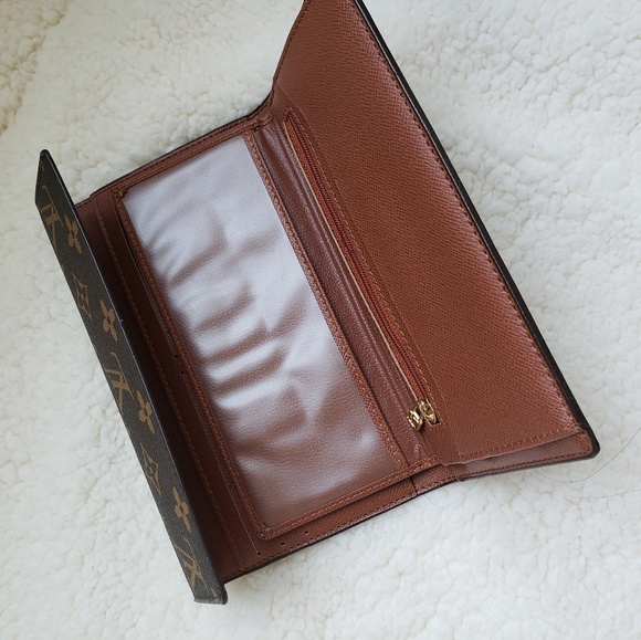 Louis Vuitton Wallet - Picture 6 of 8